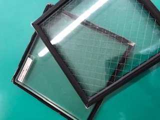 断熱性能のガラス実物見本